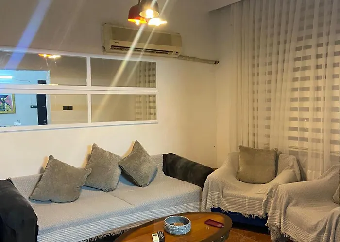 Authentic Detached House In Center Daire Kuşadası