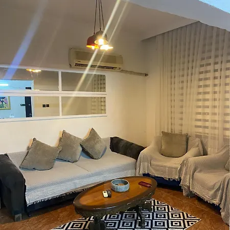 Authentic Detached House In Center アパート クシャダス