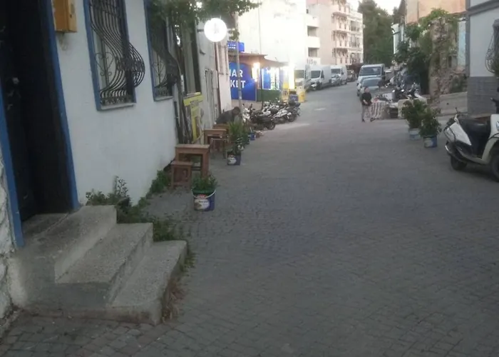 Appartamento Authentic Detached House In Center Kusadası