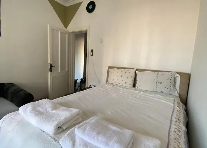 Authentic Detached House In Center Kusadası