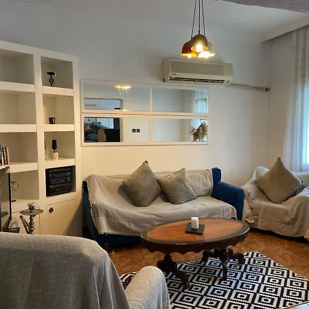 Authentic Detached House In Center * Κουσάντασι