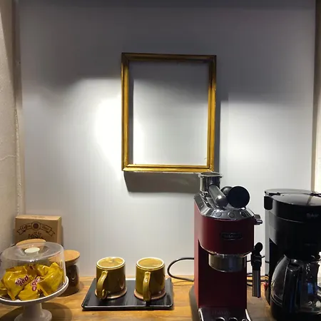 아파트 Authentic Detached House In Center 쿠사다시