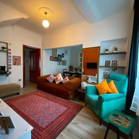 Authentic Detached House In Center *
