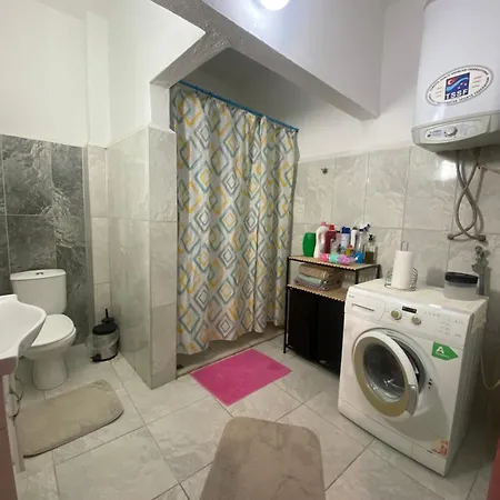 Authentic Detached House In Center * Κουσάντασι