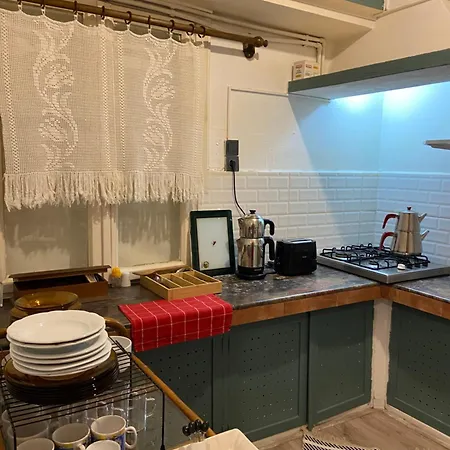 Authentic Detached House In Center * Κουσάντασι