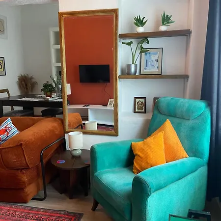 Authentic Detached House In Center * Κουσάντασι