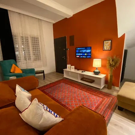 Authentic Detached House In Center Διαμέρισμα