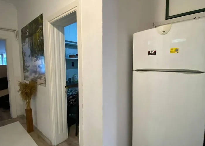 Authentic Detached House In Center *